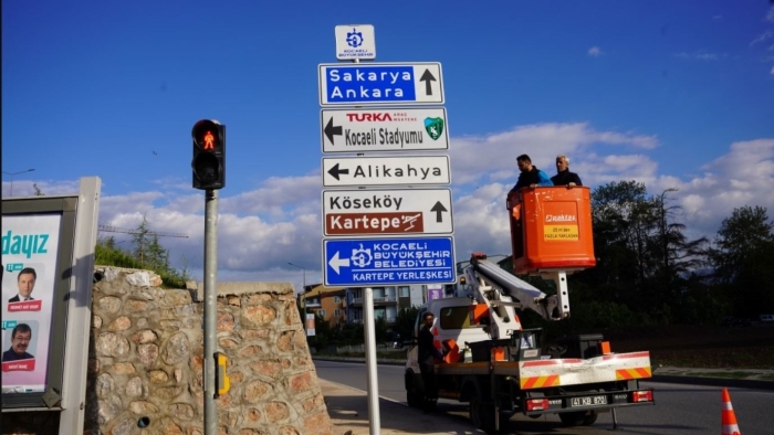 Kocaeli Stadı’nın yeni isim tabelaları monte edildi